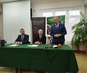 Skorzysta miasto, uczniowie i nauczyciele. Siedlecka „Samochodówka” podpisała umowę patronacką z Politechniką Warszawską