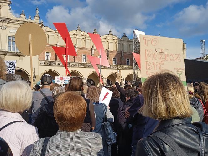 Protesty "Ani Jednej Więcej!" w całej Polsce. Kobiety wyszły na ulice po śmierci Doroty