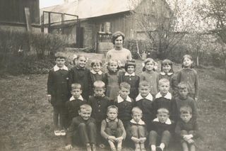 Byliśmy jak dzieci z Bullerbyn- opowiadaja nam absolwenci szkoły w Wielkiej Wsi. Jubileusz 120-lecia