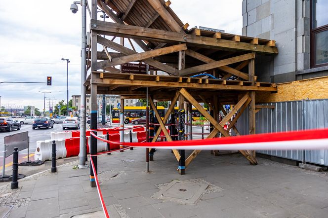 Gmach Banku Gospodarstwa Krajowego w Warszawie w trakcie remontu