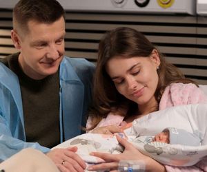 	M jak miłość odc. 1866. Franka (Dominika Kachlik), Paweł (Rafał Mroczek), syn Antoni