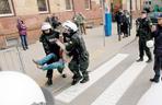 Squatersi walczyli z policją