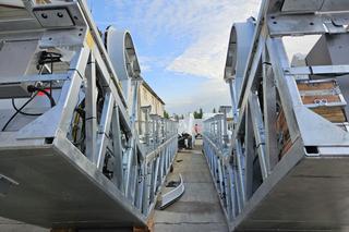 Rusza montaż najsłynniejszych schodów w Krakowie. Będą miały podgrzewane poręcze