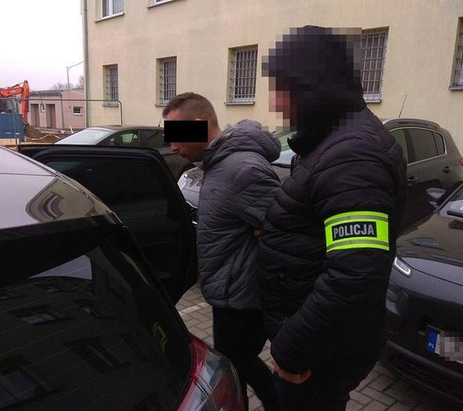Ukradli volkswagena i wjechali w ogrodzenie