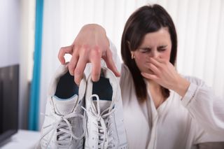 Fuuu! Śmierdzące buty! Pozbądź się nieprzyjemnego zapachu!