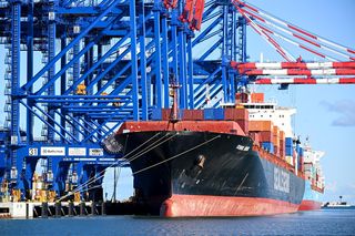 Przełom w transporcie morskim! Kontenerowiec z Chin dotarł do Gdańska szlakiem arktycznym