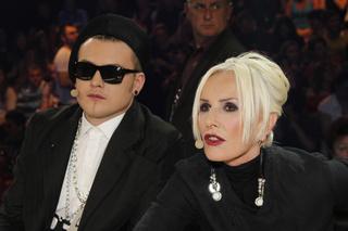 Porwał za sobą tłumy jako wokalista Afromental. Mało kto wie, że zagrał również w kilku filmach. Tak przez lata zmienił się Wojciech Łozowski