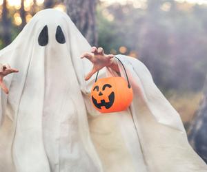 Alternatywa dla Halloween. Ksiądz zaprasza na imprezę, obowiązkowe białe stroje