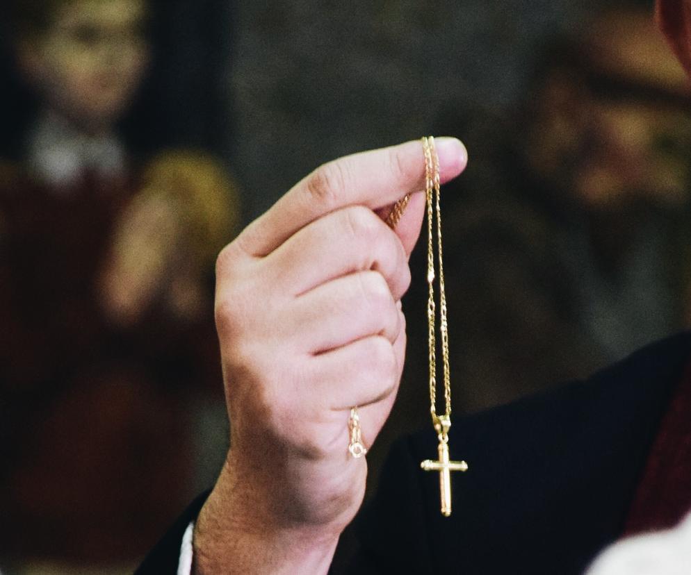 Biskup bielsko-żywiecki zeznawał w sprawie wykorzystywania seksualnego przez księdza