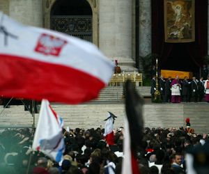 Tak wyglądał pogrzeb Jana Pawła II w Watykanie