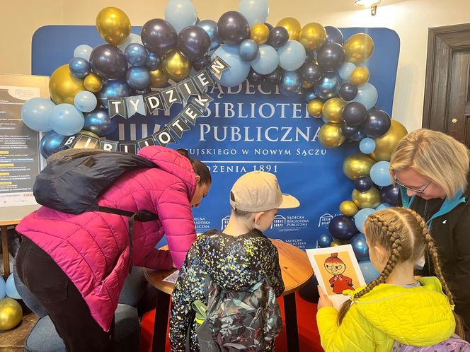 Gra terenowa „BIBLIOTEKA I PRZYJACIELE: WSPÓLNA MISJA". Kampania zrealizowana w ramach Tygodnia Bibliotek, którego organizatorem jest Stowarzyszenie Bibliotekarzy Polskich