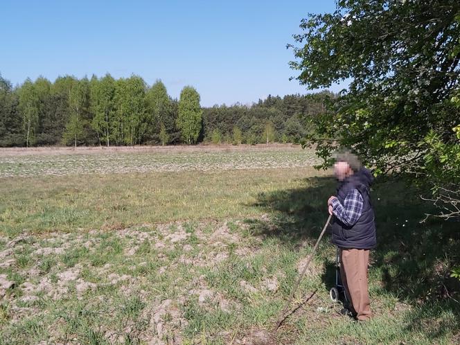 Poszedł zbierać kupy. Zaginął w lesie