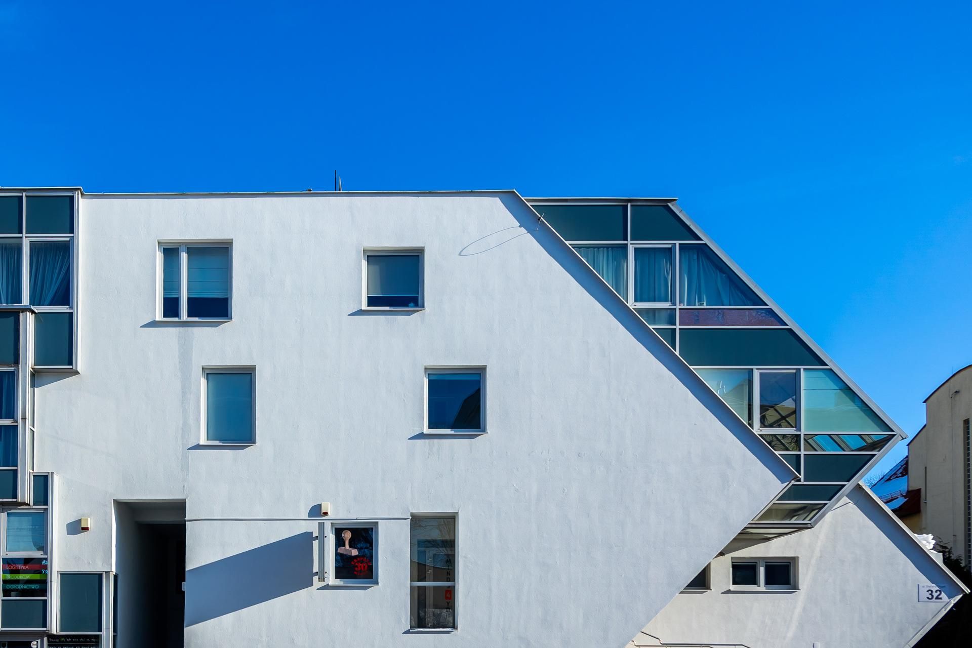 Przewrócony dom w Kielcach