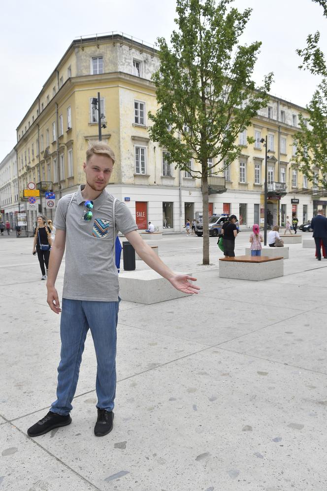 Mateusz Lewicki (24 l.): - Ten plac budzi skrajne emocje. Moim zdaniem za mało zieleni, za dużo betonu.