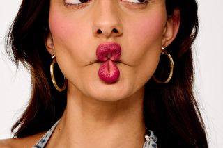 Kultowe bronzery w nowej odsłonie. Każdy dzień to HOOLA dzień z nowościami od Benefit Cosmetics!