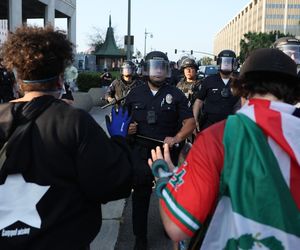 Protesty w Los Angeles coraz silniejsze. Emocje podsycają fałszywe zdjęcia i teorie spiskowe