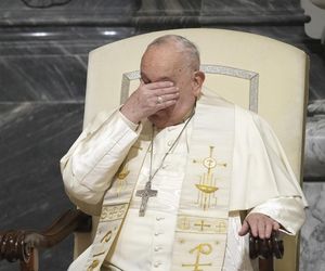 Przekazano smutne wieści papieżowi Franciszkowi. Zapewnił o modlitwie