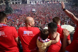 Szalona radość na Rynku Głównym. Kibice Wisły Kraków świętowali zdobycie piątego Pucharu Polski