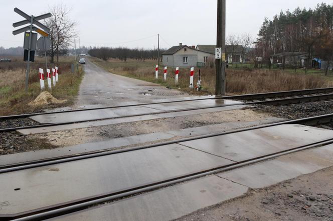 Makabryczny wypadek w Manach. Anielka i Jasio spoczęli w trumnie z mamusią. Minęły dwa lata od tej tragedii