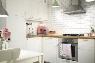 IKEA: małe stoły do kuchni. Urządzamy przytulny kącik jadalny z mebli IKEA