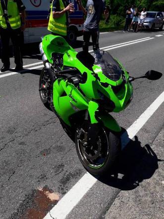 Zderzenie motocykla z samochodem osobowym we Frycowej
