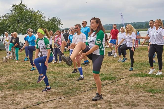 Siedlczanie chętnie korzystali z bezpłatnych badań, porad specjalistów i aktywności na świeżym powietrzu nad zalewem podczas "Pikniku dla serca"