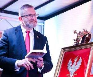 Grzegorz Braun z zaskakującym wynikiem w pierwszej turze