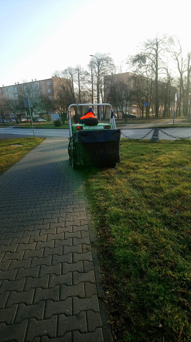 W tym roku zima nie zaskoczy drogowców! Wyjechali na drogi… KOSIARKAMI