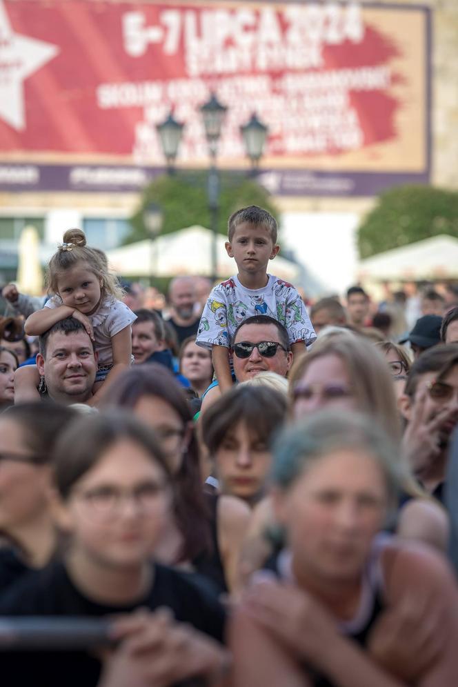 Drugi dzień 767. Urodzin Gorzowa. Tak bawili się mieszkańcy podczas koncertu "Łydki Grubasa"