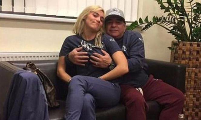 Diego Maradona się żeni! Znów się oświadczył! [ZDJĘCIA]