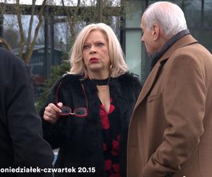 Na Wspólnej odc. 4038. Dana (Beata Zarembianka), Niuniek (Joachim Lamża), Hebel (Tadeusz Huk)