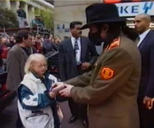 Michael Jackson zmarł 16 lat temu. Gdy odwiedził Polskę, wszyscy wstrzymali oddech. Te zdjęcia zachwycają