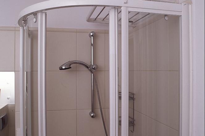 montaż kabiny prysznicowej