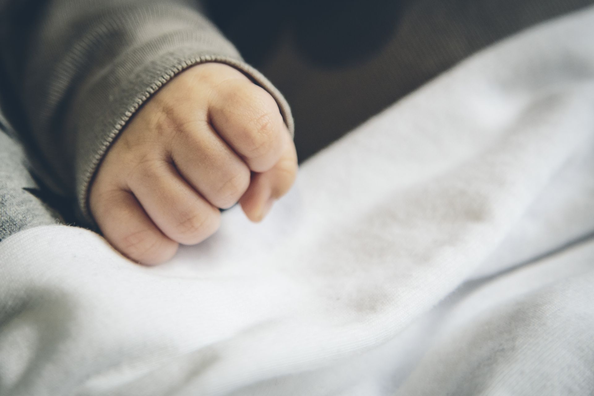 Ciała pięciorga dzieci w kartonach! Makabryczne odkrycie w domu