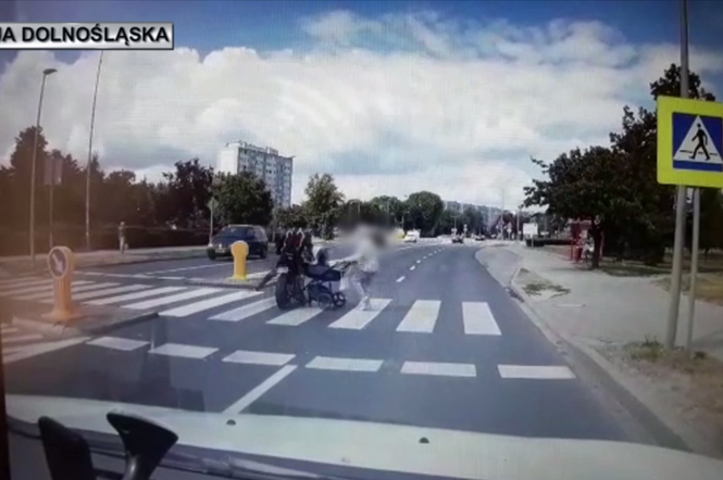 Motocyklista wjechał w wózek z niemowlakiem