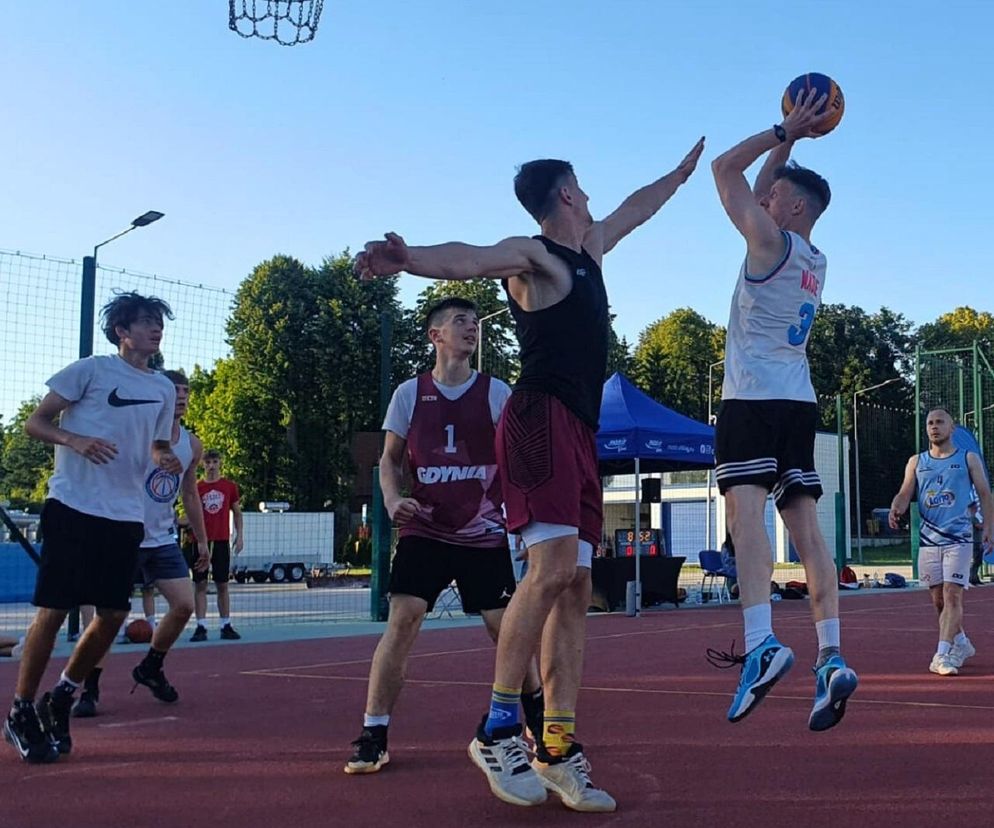 Kolejny turniej koszykówki 3×3 na elbląskim Kalbarze