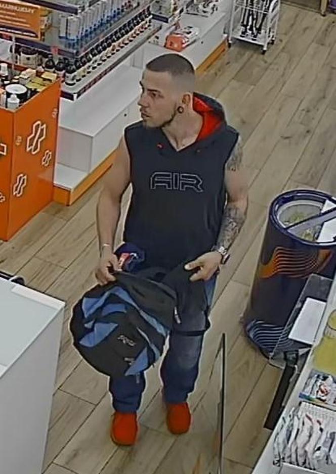 Zabrał z apteki nie swój portfel! Teraz szuka go bydgoska policja [ZDJĘCIA]