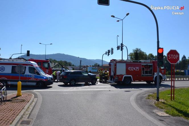 Groźny wypadek w Ustroniu. OLBRZYMIA siła uderzenia! W środku było dziecko