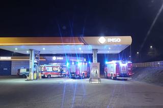Skoda wjechała w stację benzynową