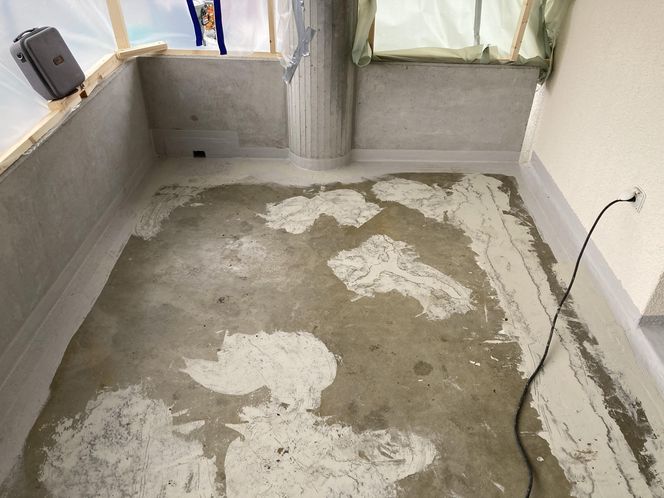 Zagruntowanie powierzchni betonowej