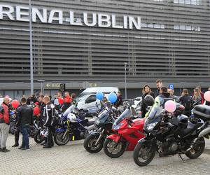 Przed Areną Lublin symbolicznie pożegnano dwójkę tragicznie zmarłych motocyklistów