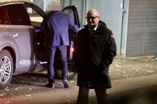 Narada PiS na Nowogrodzkiej. Długie rozmowy po spotkaniu z prezydentem Dudą