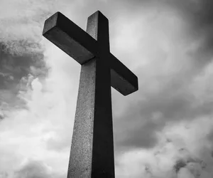 Grób poety związanego z Bielskiem-Białą był przeznaczony do likwidacji. Radna chciała, by opłatę uregulowały władze miasta