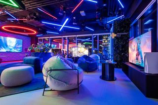 Futurystyczne wnętrza PlayStation Brand Space