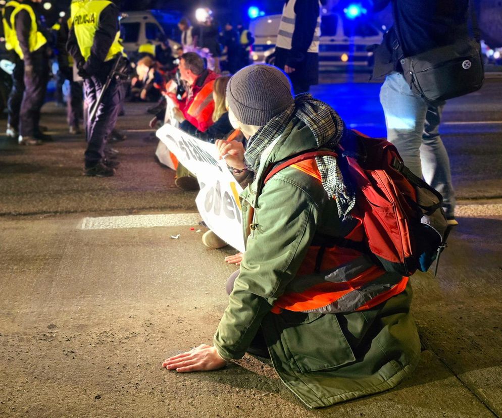 Aktywiści Ostatniego Pokolenia zablokowali Wisłostradę. Kierowcy nie wytrzymali