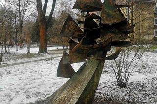 Rzeźba Ptaki potocznie zwana Choinką 