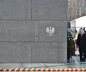 Miesięcznica Smoleńska w cieniu oskarżeń. Kaczyński zapowiada rozliczenia