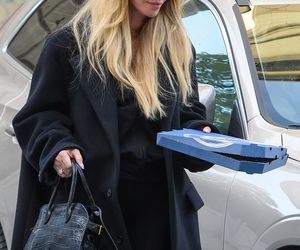 Joanna Przetakiewicz Bantleyem po pizzę