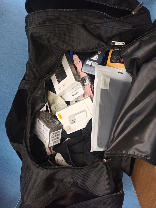  Zuchwały napad w Płońsku. Staranowali samochodem drzwi i ukradli elektronikę za 180 tys. zł!