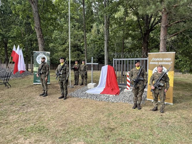 Młody żołnierz zginął na granicy z Białorusią. Odsłonili pomnik na jego cześć. „Niech będzie symbolem”